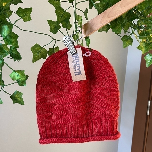 Duluth Trading CO NWT red beanie - Picture 1 of 3